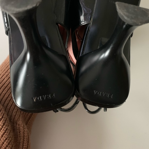 SOLD PRADA Vintage 90’s Black Slingback heel - Picture 8 of 14